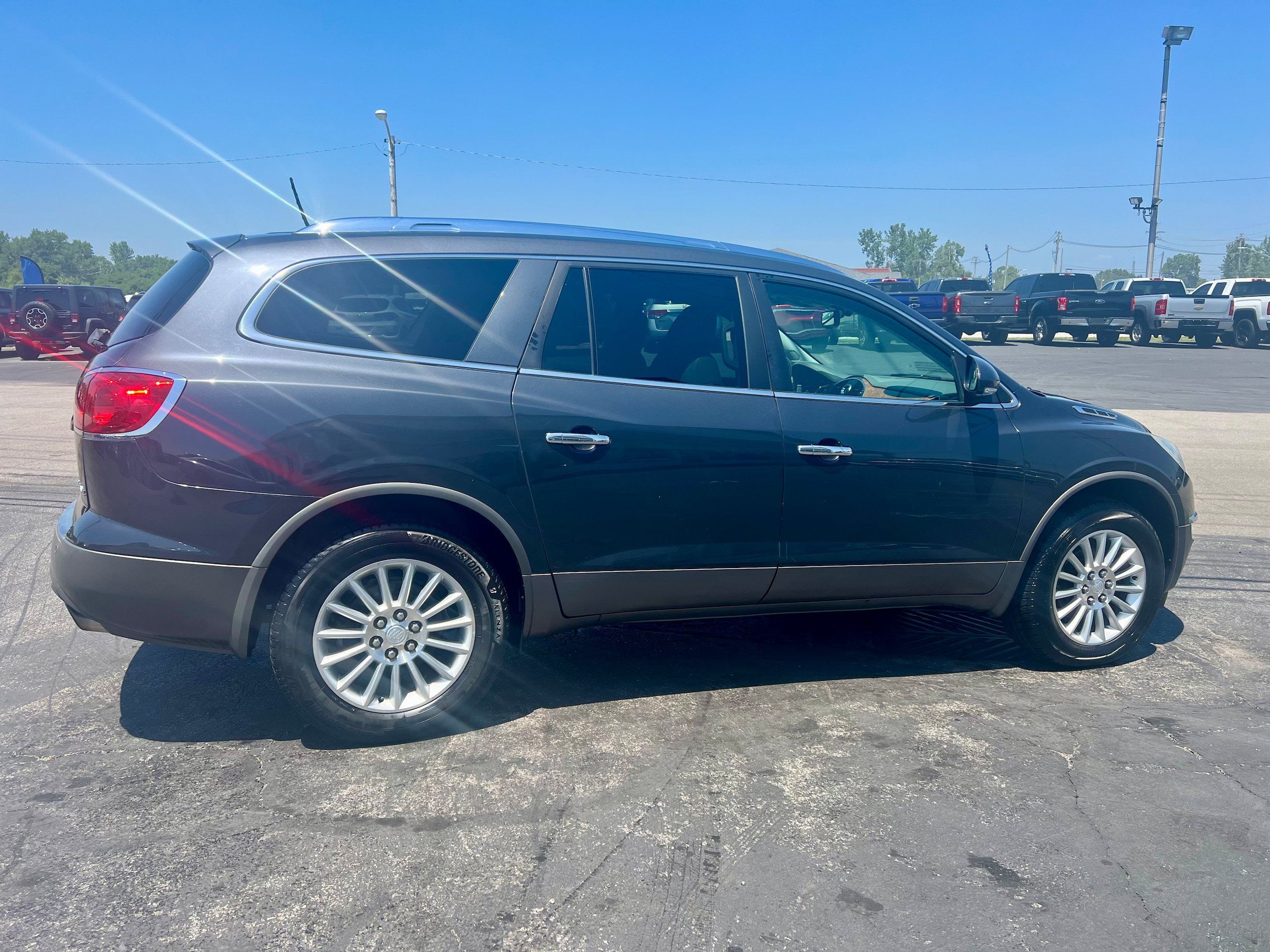 Used 2012 Buick Enclave Leather FWD image 4