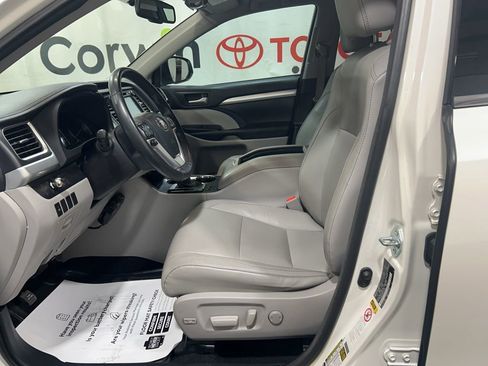 Used 2015 Toyota Highlander XLE image 23
