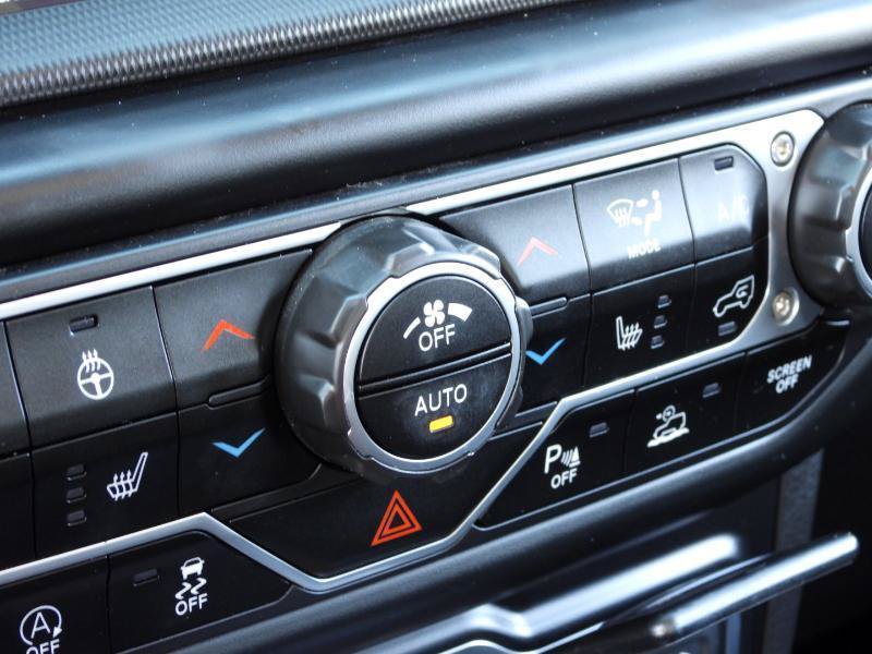 Used 2023 Jeep Gladiator Willys AWD/4WD image 64