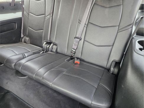 Used 2018 Cadillac Escalade ESV Luxury RWD image 29