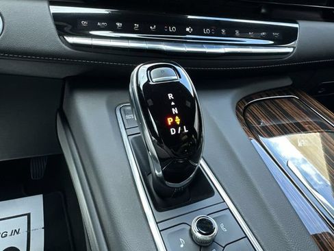 Certified 2023 Cadillac Escalade ESV Luxury RWD image 28