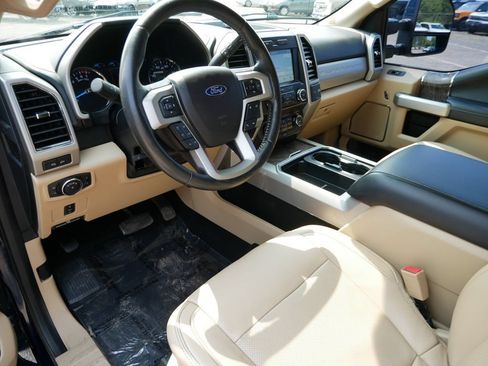 Certified 2019 Ford F250 Lariat RWD image 3