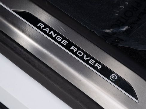 Used 2023 Land Rover Range Rover SV image 13