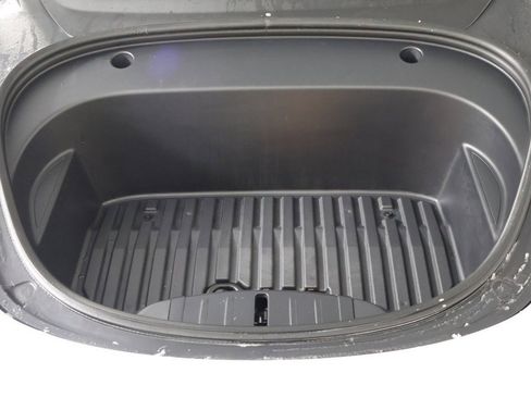 Used 2023 Tesla Model 3 Standard Range image 19