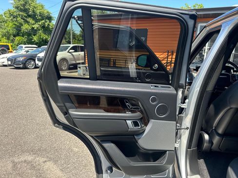 Used 2018 Land Rover Range Rover Supercharged AWD/4WD image 21