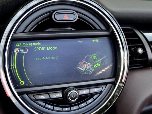 Used 2018 MINI Cooper S image 24