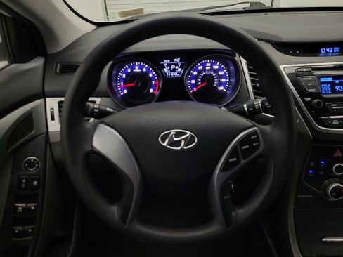 Used 2016 Hyundai Elantra SE image 22