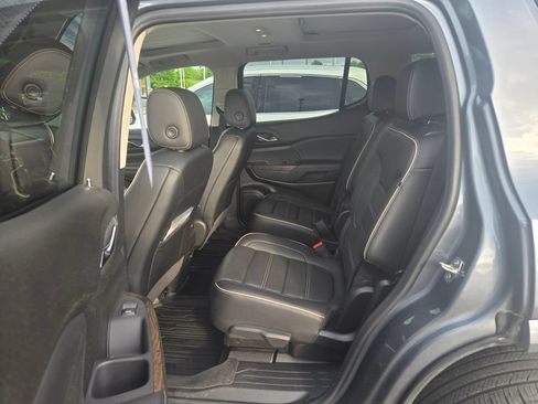 Used 2022 GMC Acadia Denali w/ Trailering Package FWD image 8