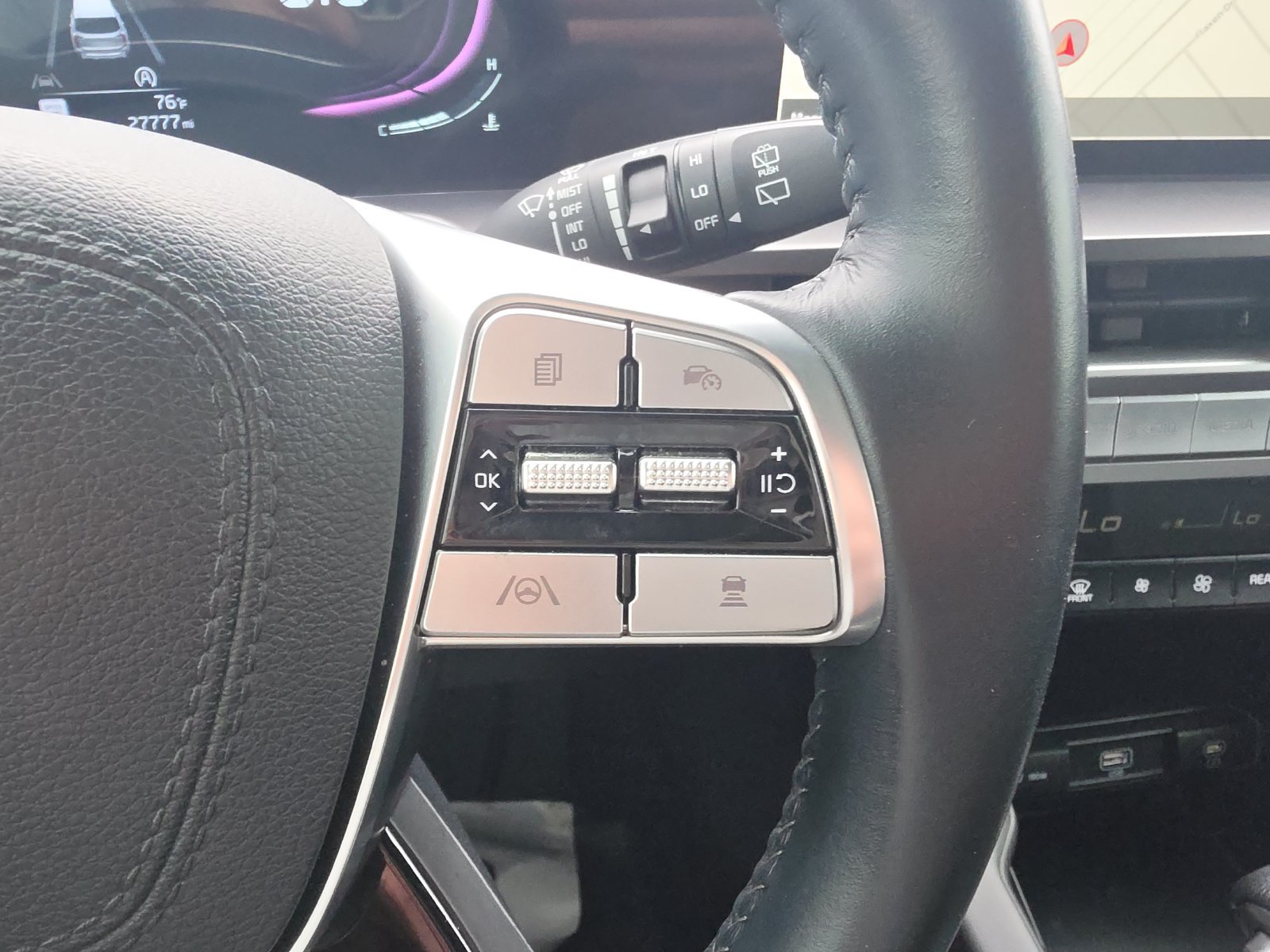 Used 2024 Kia Telluride LX FWD image 22