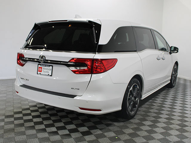 Used 2024 Honda Odyssey Elite image 6