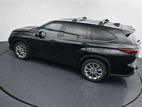 Used 2022 Toyota Highlander Limited AWD/4WD image 24