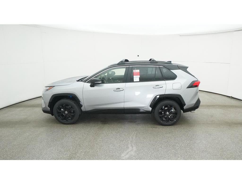 Used 2025 Toyota RAV4 XSE AWD/4WD image 5