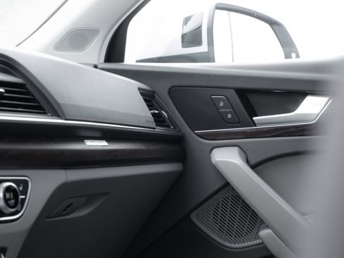 Used 2019 Audi Q5 Prestige image 16