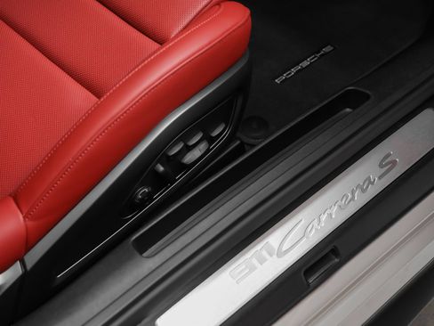 Certified 2024 Porsche 911 Carrera S RWD image 25