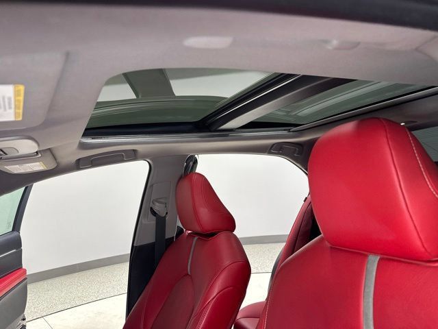 Used 2018 Toyota Camry XSE FWD image 2
