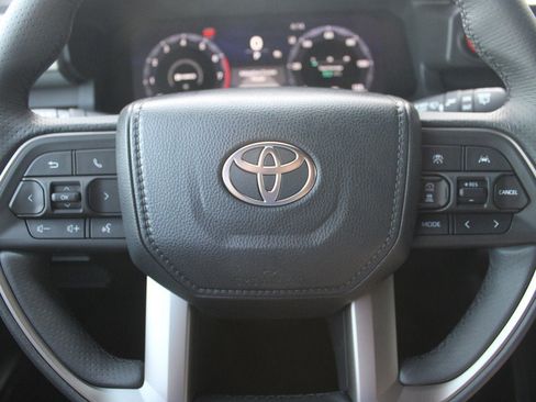 Used 2025 Toyota 4Runner TRD Off-Road AWD/4WD image 7