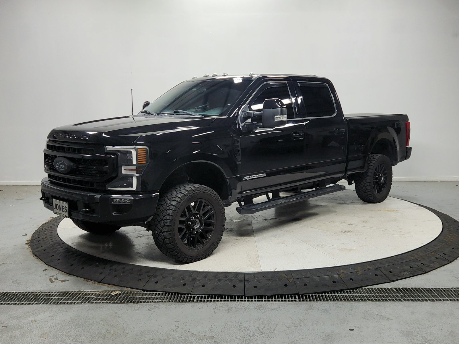 Used 2022 Ford F250 Lariat w/ Black Appearance Package AWD/4WD image 4