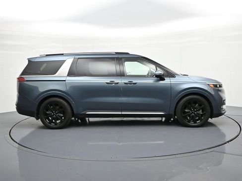 Used 2023 Kia Carnival SX FWD image 5