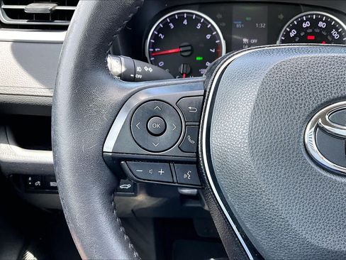 Certified 2020 Toyota RAV4 XLE w/ Convenience Package FWD image 23