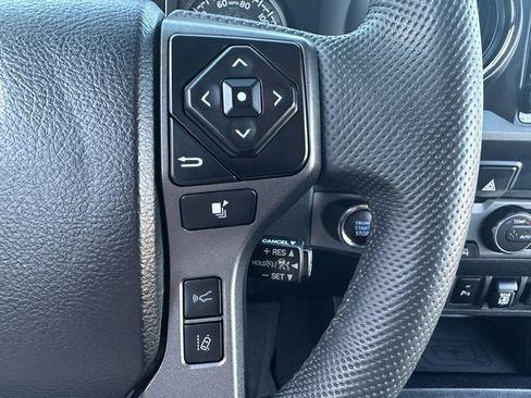 Used 2021 Toyota Tacoma TRD Off-Road w/ Technology Package AWD/4WD image 28