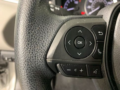 Used 2020 Toyota Corolla LE image 19