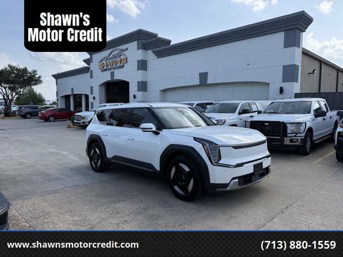 Used 2024 Kia EV9 Light Long Range RWD image 1