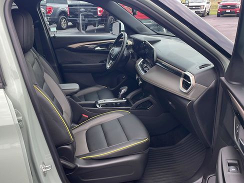 Used 2024 Chevrolet TrailBlazer ACTIV w/ Convenience Package AWD/4WD image 27