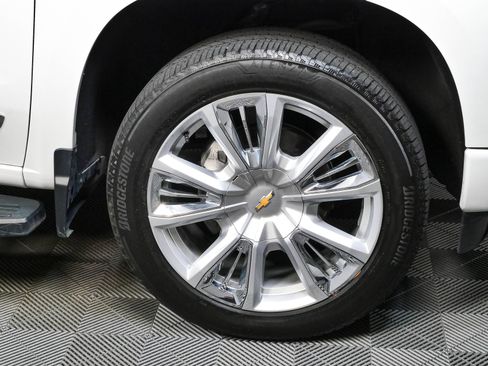 Used 2023 Chevrolet Silverado 1500 High Country w/ High Country Premium Package AWD/4WD image 35