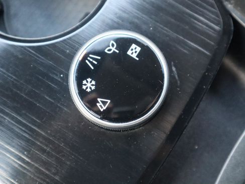 Used 2021 Nissan Rogue SV image 70