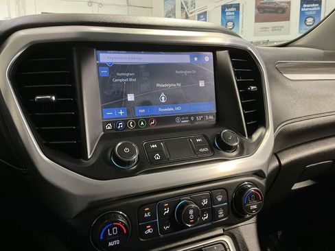 Used 2022 GMC Acadia SLT w/ Technology Package AWD/4WD image 21