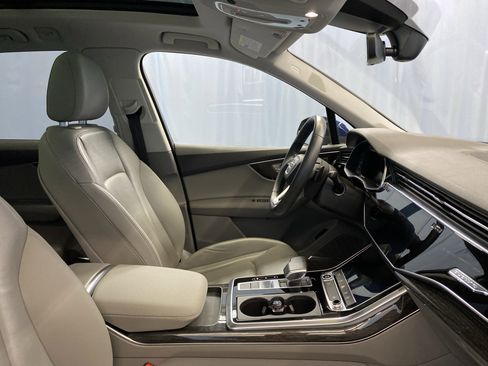 Used 2022 Audi Q7 Premium Plus w/ Premium Plus Package image 44
