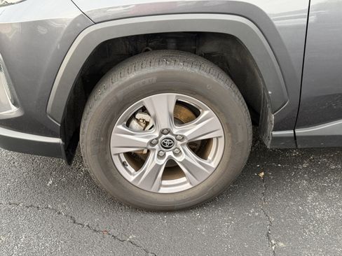 Used 2025 Toyota RAV4 XLE FWD image 4