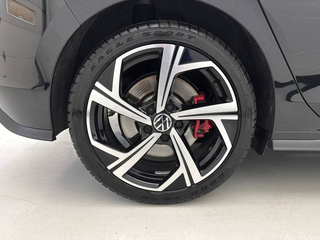 Used 2025 Volkswagen GTI SE FWD image 9