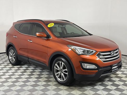Used 2016 Hyundai Santa Fe AWD image 3