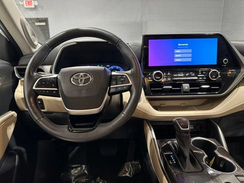 Used 2023 Toyota Highlander Limited AWD/4WD image 8