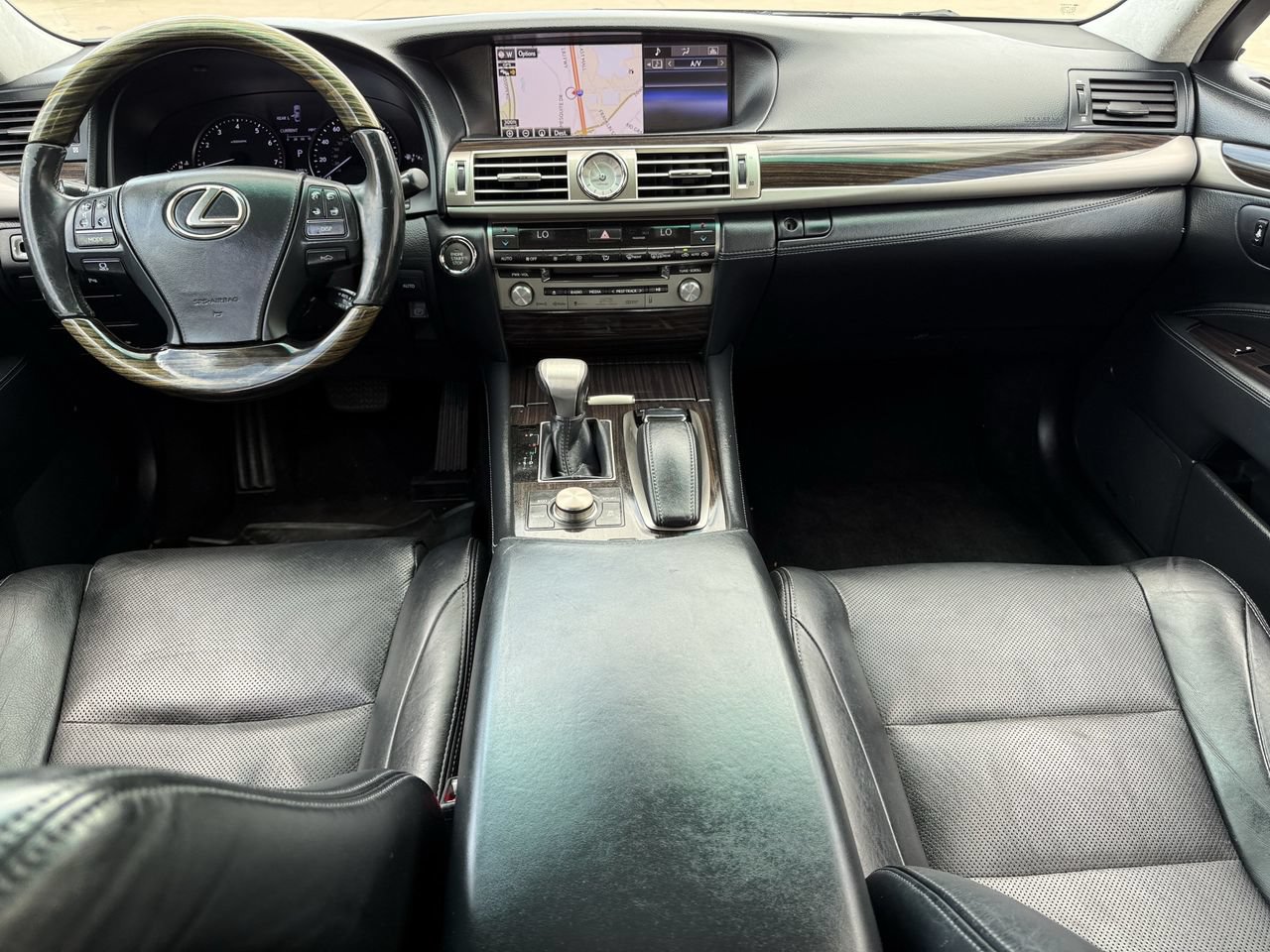 Used 2015 Lexus LS 460 AWD w/ Comfort Package image 10