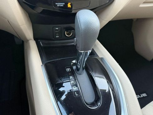 Used 2016 Nissan Rogue SV image 17