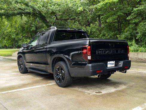 Used 2025 Honda Ridgeline Black Edition image 7