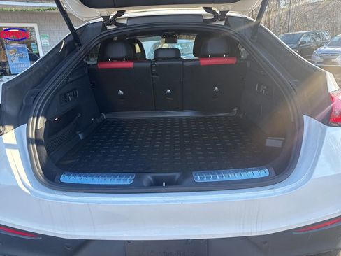 Used 2024 Mercedes-Benz GLC 300 4MATIC image 36