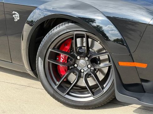Used 2023 Dodge Challenger SRT Hellcat RWD image 2