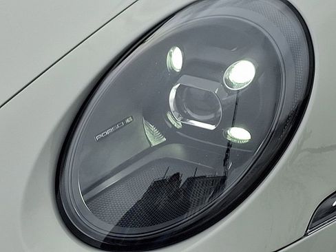 Used 2022 Porsche 911 GT3 image 11