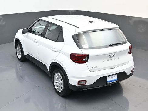Certified 2026 Hyundai Venue SE FWD image 18