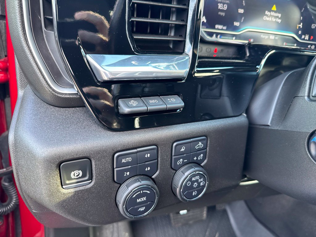 Used 2025 Chevrolet Silverado 1500 High Country AWD/4WD image 27