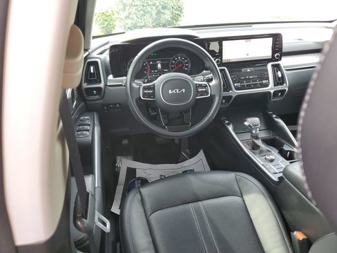 Used 2022 Kia Sorento S FWD image 10