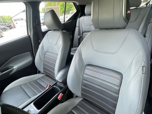 Used 2021 Nissan Kicks SR w/ SR Premium Package FWD image 17