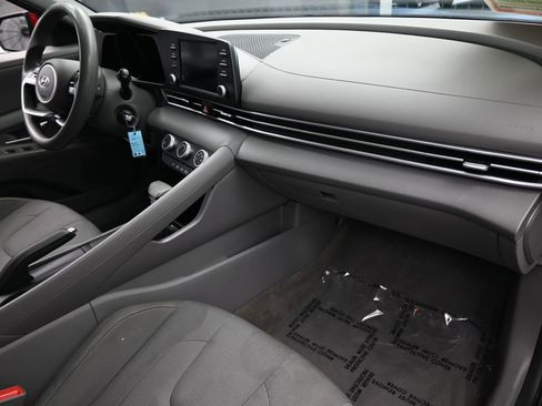 Used 2022 Hyundai Elantra SE w/ Cargo Package image 40
