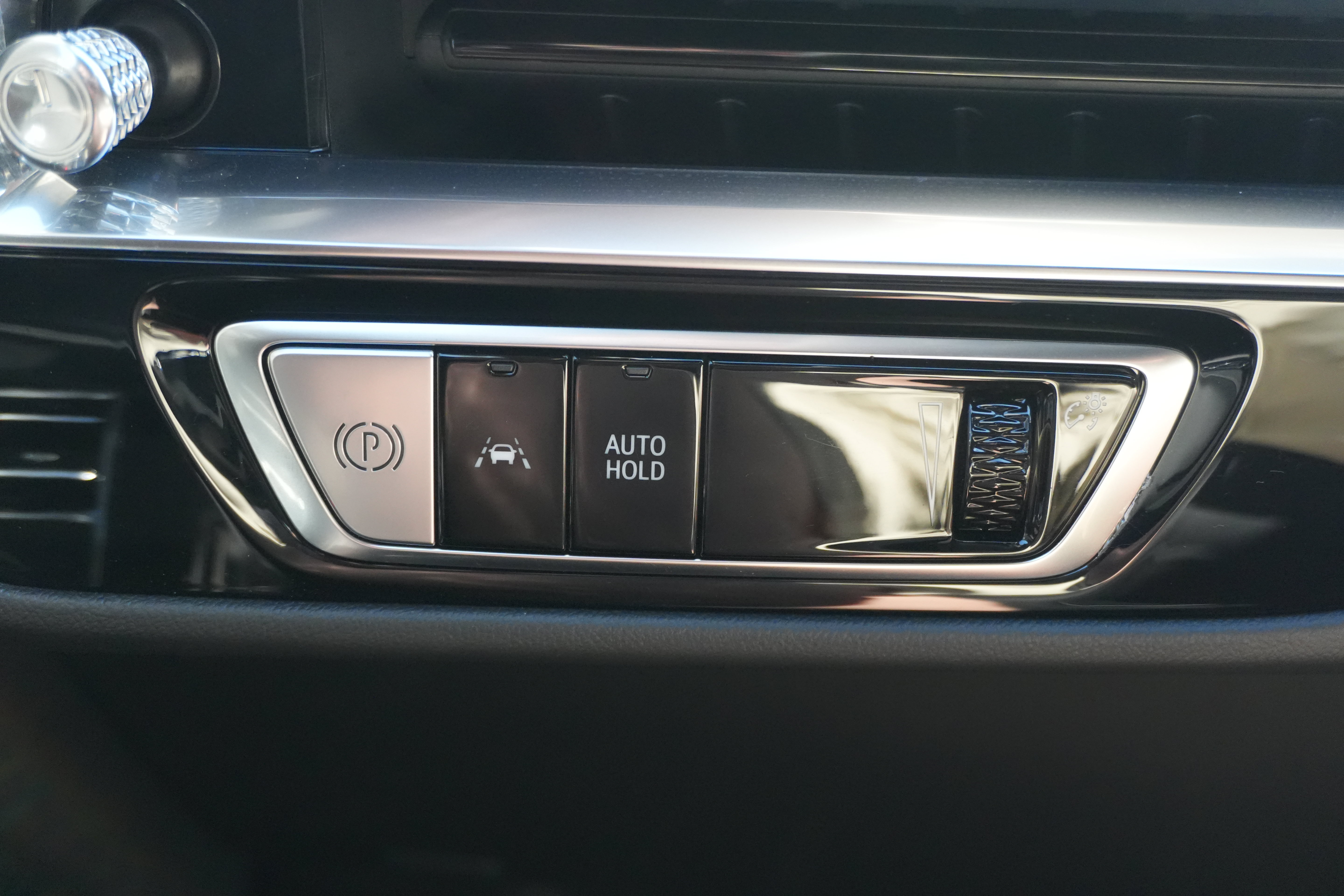 Used 2024 Cadillac Lyriq Sport w/ LPO, Floor Liner Package AWD/4WD image 36