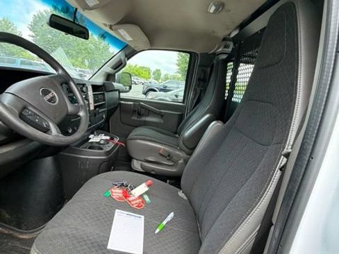 Used 2022 GMC Savana 2500 w/ Driver Convenience Package RWD image 3