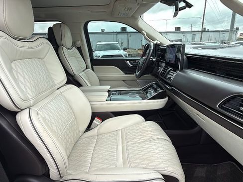 Used 2022 Lincoln Navigator Black Label AWD/4WD image 32
