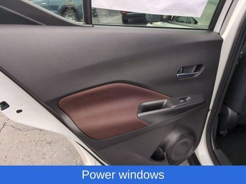 Used 2020 Nissan Kicks SR image 11